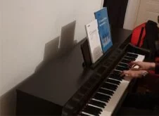 Yamaha Clavinova CLP-735